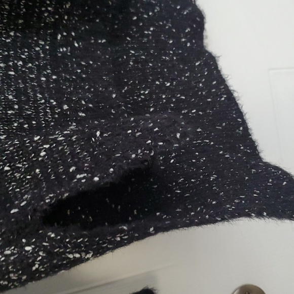 Hen & thread Sweater  size s black and white color little bit more long  back - Picture 3 of 12